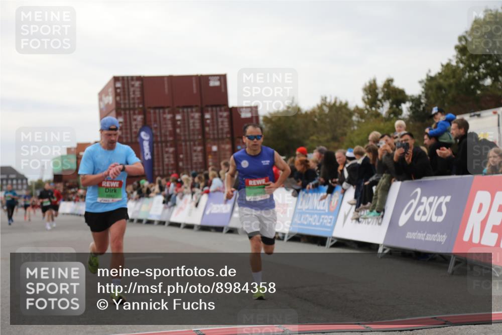 03.10.2025 - Köhlbrandbrückenlauf Yannick Fuchs http://msf.ph/oto/8984358 03.10.2025 15:55:42 Ziel 7043, 7067, 7286, 7575, 8594, 8942, 9743 meine-sportfotos.de