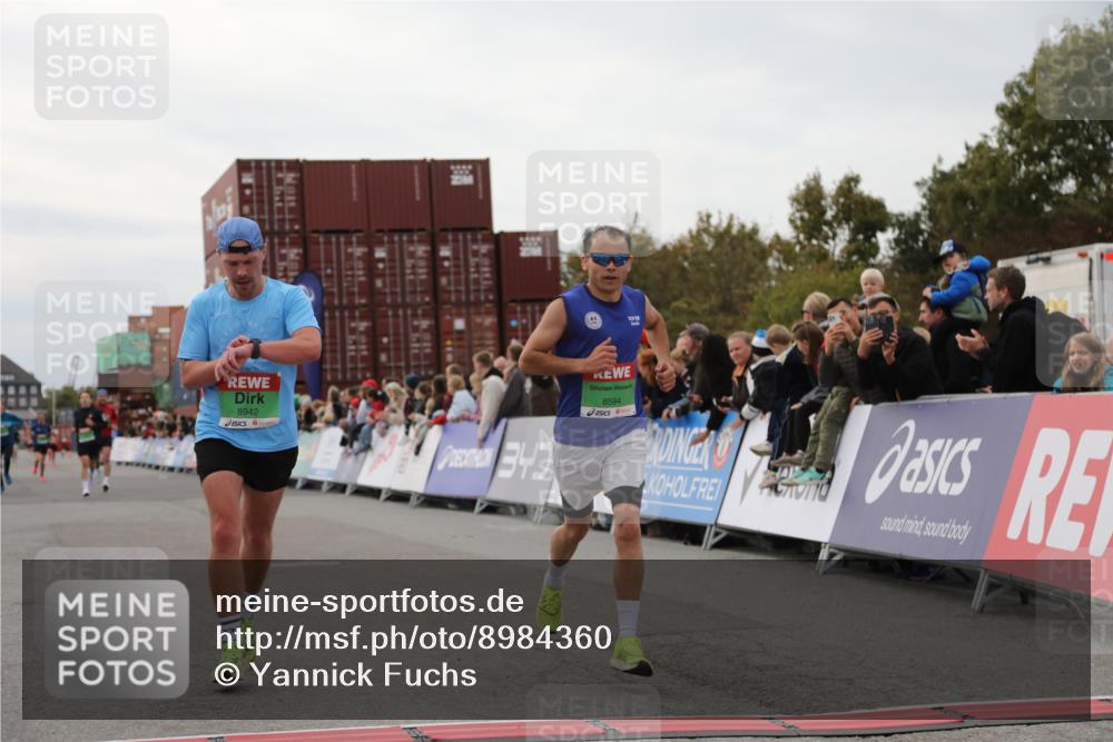 03.10.2025 - Köhlbrandbrückenlauf Yannick Fuchs http://msf.ph/oto/8984360 03.10.2025 15:55:42 Ziel 7043, 7067, 7286, 7575, 8594, 8942, 9743 meine-sportfotos.de