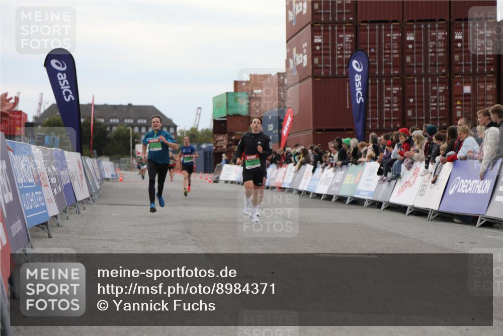 03.10.2025 - Köhlbrandbrückenlauf Yannick Fuchs http://msf.ph/oto/8984371 03.10.2025 15:55:44 Ziel 7043, 7067, 7286, 7575, 7968, 8594, 8942, 9743 meine-sportfotos.de