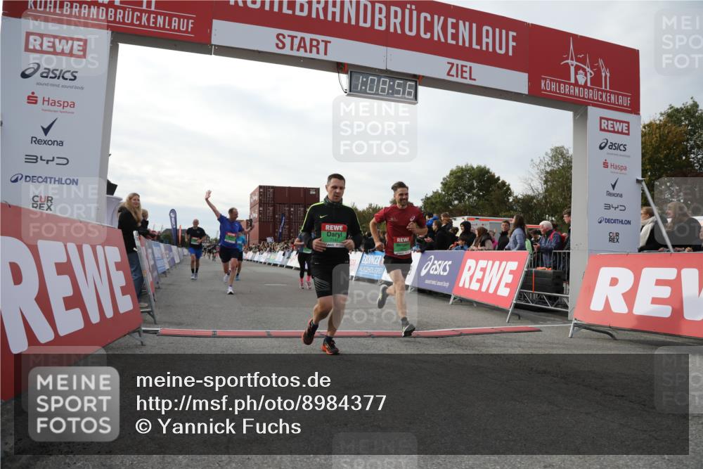 03.10.2025 - Köhlbrandbrückenlauf Yannick Fuchs http://msf.ph/oto/8984377 03.10.2025 16:08:55 Ziel 7057, 7141, 7191, 7333, 7336, 7585, 8118, 8725, 8931 meine-sportfotos.de