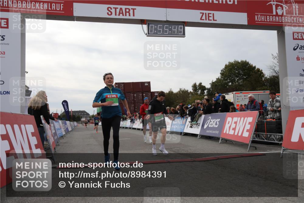 03.10.2025 - Köhlbrandbrückenlauf Yannick Fuchs http://msf.ph/oto/8984391 03.10.2025 15:55:48 Ziel 7043, 7286, 7456, 7968, 9743 meine-sportfotos.de