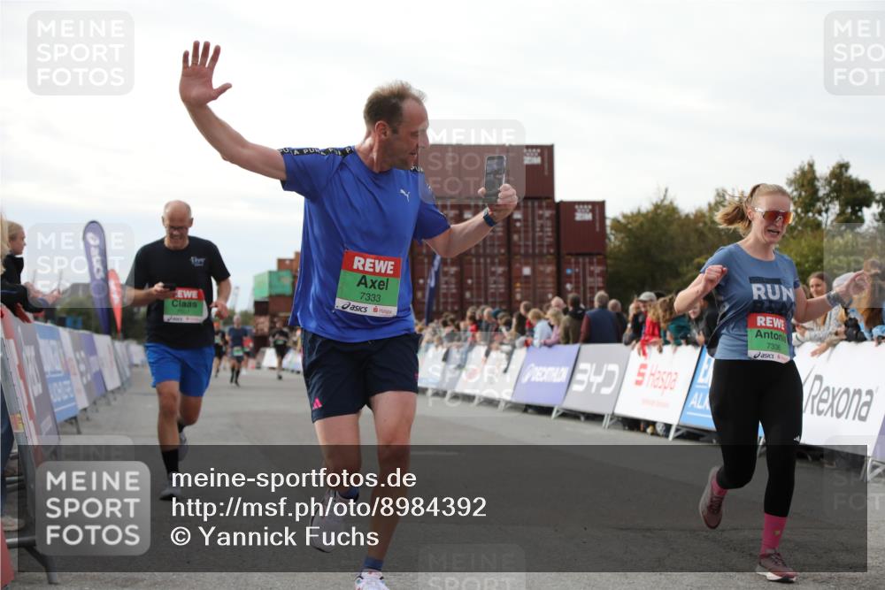 03.10.2025 - Köhlbrandbrückenlauf Yannick Fuchs http://msf.ph/oto/8984392 03.10.2025 16:08:56 Ziel 7057, 7141, 7333, 7336, 7585, 8118, 8725, 8931 meine-sportfotos.de