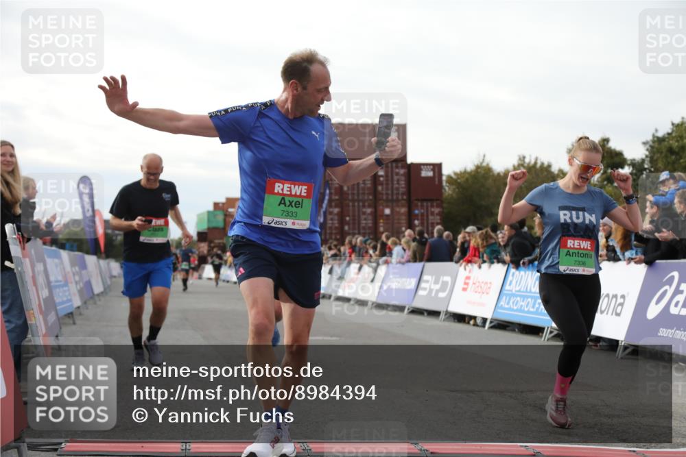 03.10.2025 - Köhlbrandbrückenlauf Yannick Fuchs http://msf.ph/oto/8984394 03.10.2025 16:08:56 Ziel 7057, 7141, 7333, 7336, 7585, 8118, 8725, 8931 meine-sportfotos.de