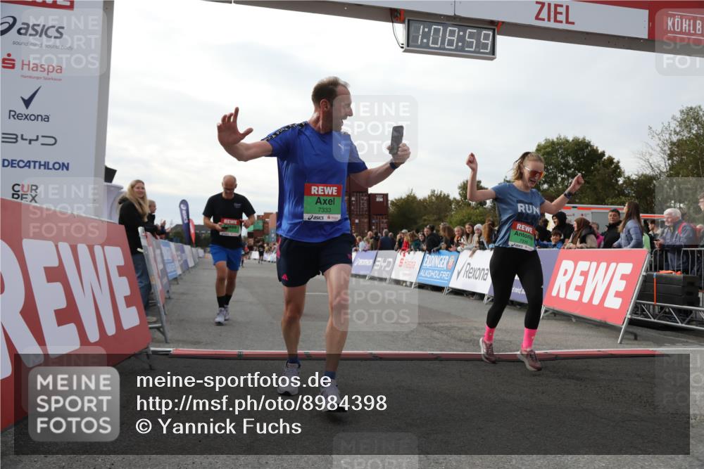 03.10.2025 - Köhlbrandbrückenlauf Yannick Fuchs http://msf.ph/oto/8984398 03.10.2025 16:08:57 Ziel 7057, 7141, 7333, 7336, 7501, 7585, 8725, 8931 meine-sportfotos.de