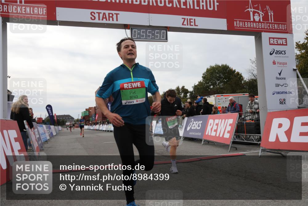 03.10.2025 - Köhlbrandbrückenlauf Yannick Fuchs http://msf.ph/oto/8984399 03.10.2025 15:55:48 Ziel 7043, 7286, 7456, 7968, 9743 meine-sportfotos.de