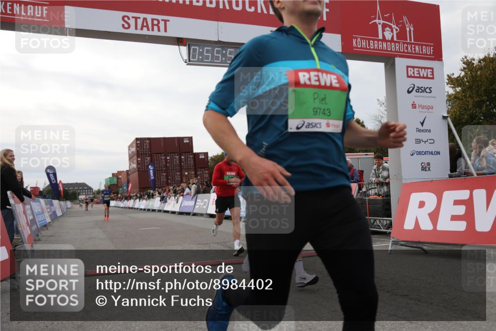 03.10.2025 - Köhlbrandbrückenlauf Yannick Fuchs http://msf.ph/oto/8984402 03.10.2025 15:55:49 Ziel 7043, 7286, 7456, 7968, 9743 meine-sportfotos.de