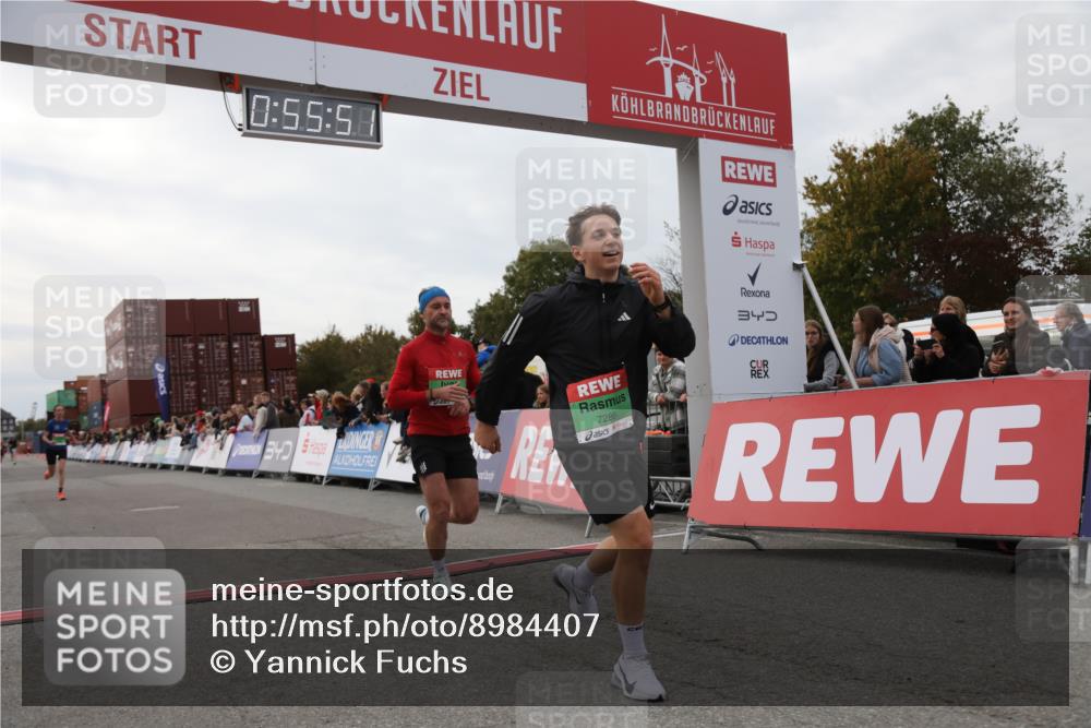 03.10.2025 - Köhlbrandbrückenlauf Yannick Fuchs http://msf.ph/oto/8984407 03.10.2025 15:55:49 Ziel 7043, 7286, 7456, 7968, 9743 meine-sportfotos.de