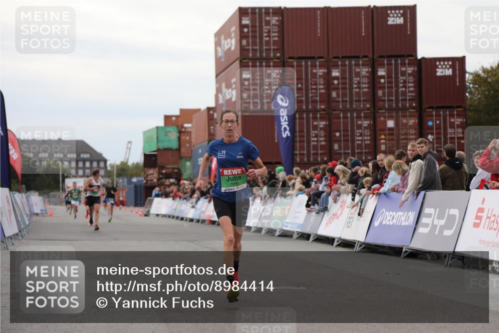 03.10.2025 - Köhlbrandbrückenlauf Yannick Fuchs http://msf.ph/oto/8984414 03.10.2025 15:55:51 Ziel 7043, 7286, 7456, 7555, 7968, 9743 meine-sportfotos.de