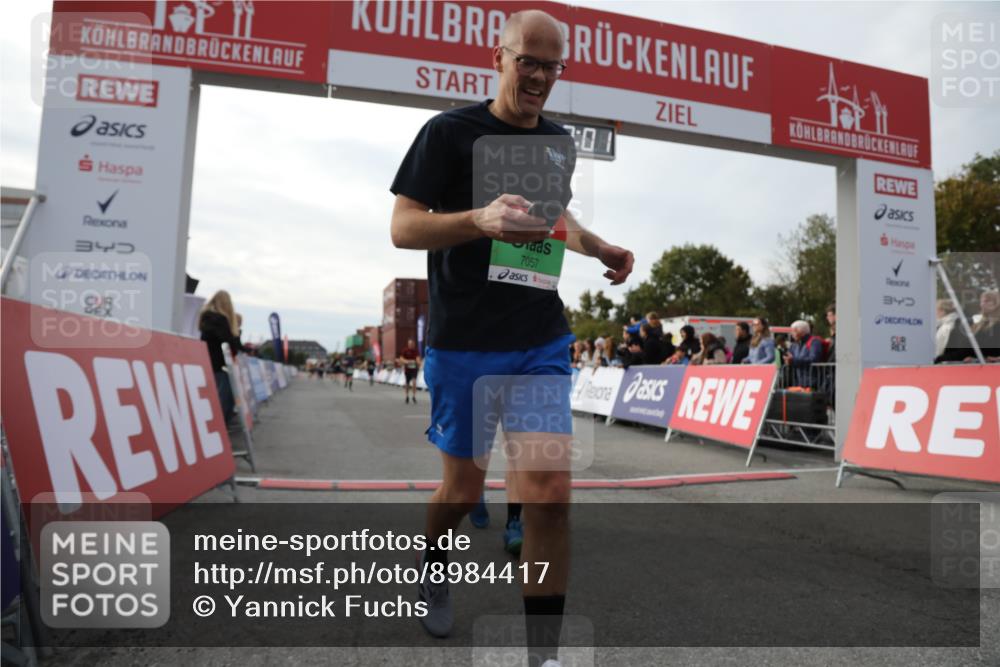 03.10.2025 - Köhlbrandbrückenlauf Yannick Fuchs http://msf.ph/oto/8984417 03.10.2025 16:08:59 Ziel 7057, 7333, 7336, 7379, 7501, 7585, 8725, 9139 meine-sportfotos.de