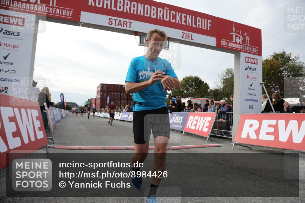 03.10.2025 - Köhlbrandbrückenlauf Yannick Fuchs http://msf.ph/oto/8984426 03.10.2025 16:09:00 Ziel 7057, 7333, 7336, 7379, 7501, 7585, 8725, 9139 meine-sportfotos.de