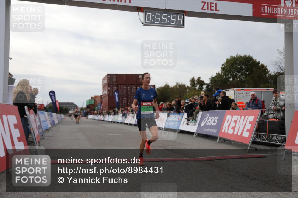 03.10.2025 - Köhlbrandbrückenlauf Yannick Fuchs http://msf.ph/oto/8984431 03.10.2025 15:55:53 Ziel 7456, 7555, 7968 meine-sportfotos.de