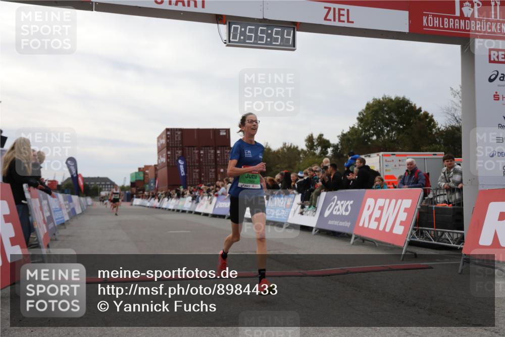 03.10.2025 - Köhlbrandbrückenlauf Yannick Fuchs http://msf.ph/oto/8984433 03.10.2025 15:55:53 Ziel 7456, 7555, 7968 meine-sportfotos.de