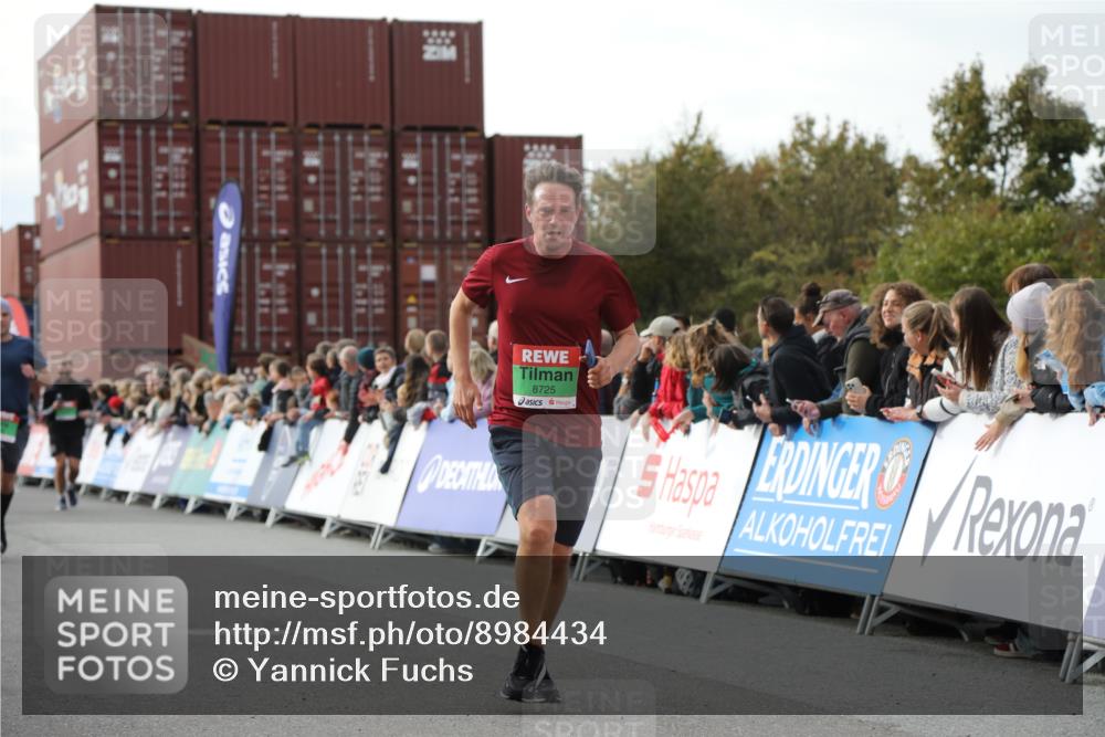 03.10.2025 - Köhlbrandbrückenlauf Yannick Fuchs http://msf.ph/oto/8984434 03.10.2025 16:09:01 Ziel 7057, 7379, 7501, 7585, 8725, 9139 meine-sportfotos.de
