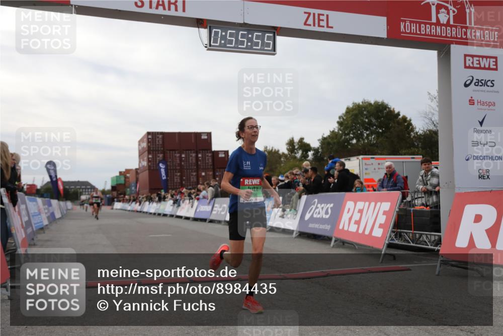 03.10.2025 - Köhlbrandbrückenlauf Yannick Fuchs http://msf.ph/oto/8984435 03.10.2025 15:55:53 Ziel 7456, 7555, 7968 meine-sportfotos.de