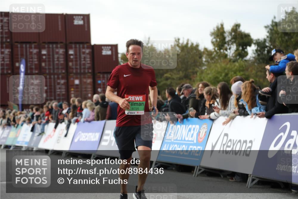 03.10.2025 - Köhlbrandbrückenlauf Yannick Fuchs http://msf.ph/oto/8984436 03.10.2025 16:09:01 Ziel 7057, 7379, 7501, 7585, 8725, 9139 meine-sportfotos.de