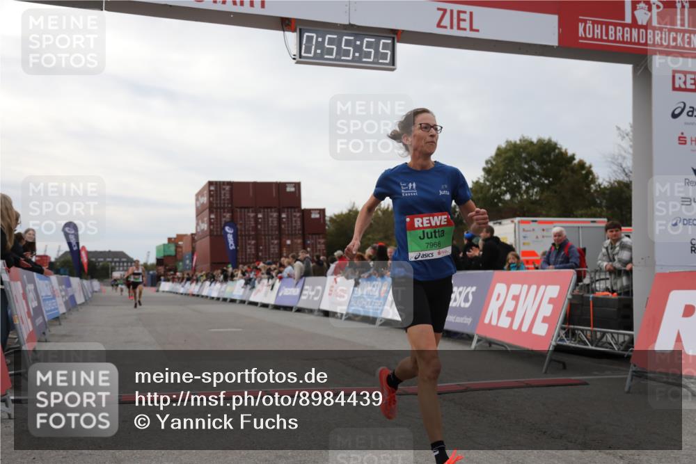 03.10.2025 - Köhlbrandbrückenlauf Yannick Fuchs http://msf.ph/oto/8984439 03.10.2025 15:55:53 Ziel 7456, 7555, 7968 meine-sportfotos.de