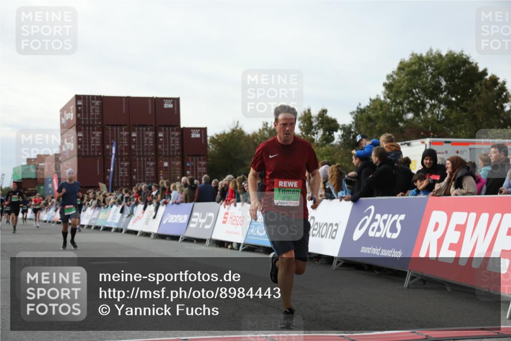 03.10.2025 - Köhlbrandbrückenlauf Yannick Fuchs http://msf.ph/oto/8984443 03.10.2025 16:09:02 Ziel 7379, 7501, 7585, 7823, 8725, 9139, 9216 meine-sportfotos.de