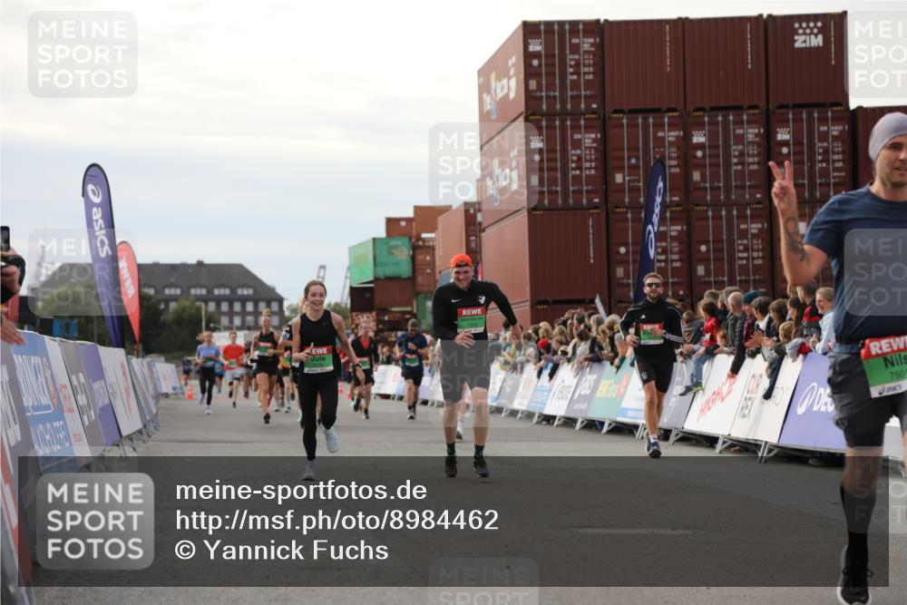 03.10.2025 - Köhlbrandbrückenlauf Yannick Fuchs http://msf.ph/oto/8984462 03.10.2025 16:09:05 Ziel 7379, 7501, 7823, 8348, 8725, 8763, 8797, 9139, 9216, 9739 meine-sportfotos.de