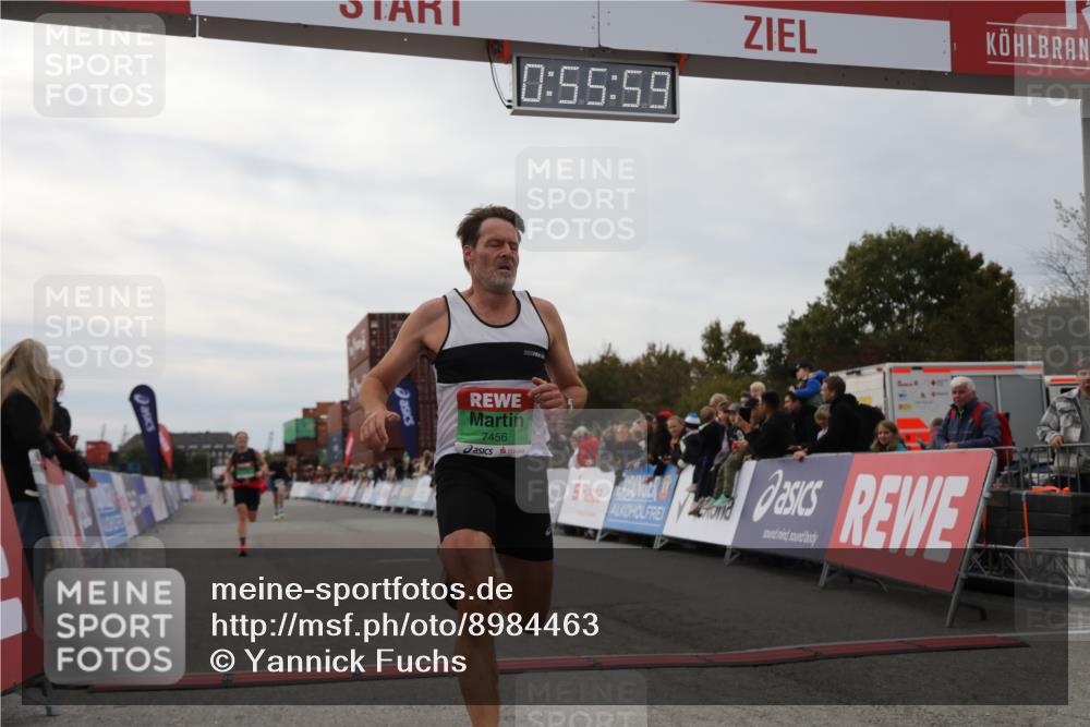 03.10.2025 - Köhlbrandbrückenlauf Yannick Fuchs http://msf.ph/oto/8984463 03.10.2025 15:55:57 Ziel 7456, 7555, 9231 meine-sportfotos.de