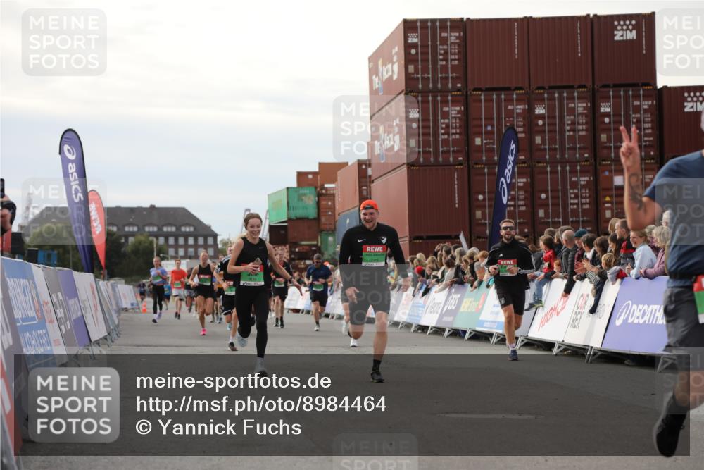03.10.2025 - Köhlbrandbrückenlauf Yannick Fuchs http://msf.ph/oto/8984464 03.10.2025 16:09:05 Ziel 7379, 7501, 7823, 8348, 8725, 8763, 8797, 9139, 9216, 9739 meine-sportfotos.de