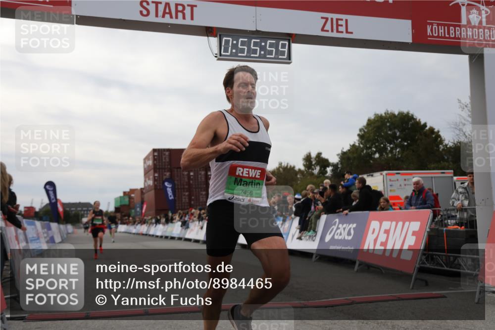 03.10.2025 - Köhlbrandbrückenlauf Yannick Fuchs http://msf.ph/oto/8984465 03.10.2025 15:55:57 Ziel 7456, 7555, 9231 meine-sportfotos.de