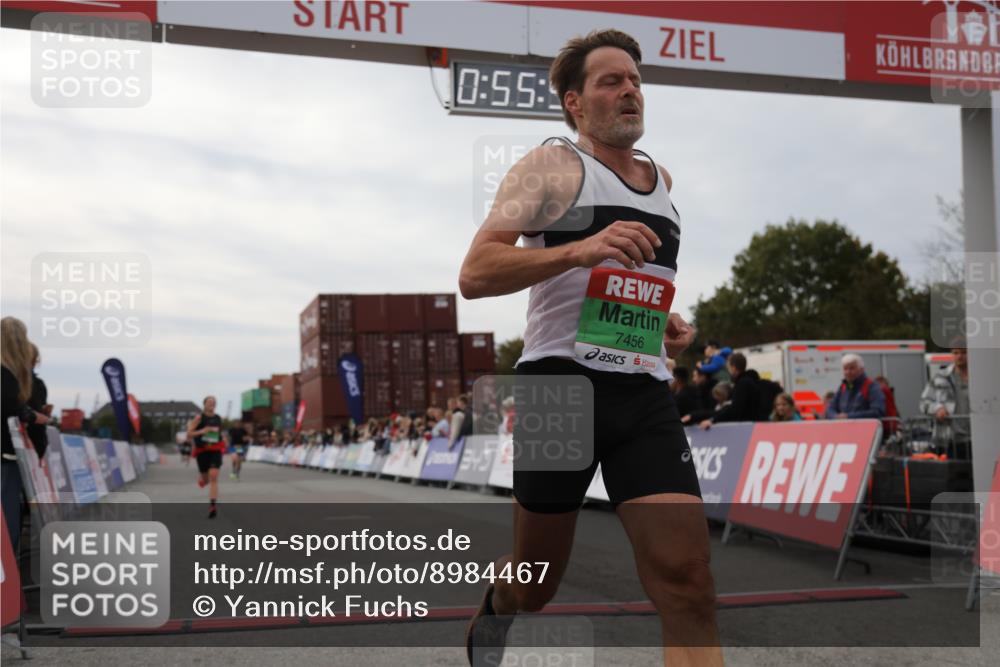 03.10.2025 - Köhlbrandbrückenlauf Yannick Fuchs http://msf.ph/oto/8984467 03.10.2025 15:55:58 Ziel 7456, 7555, 9231 meine-sportfotos.de