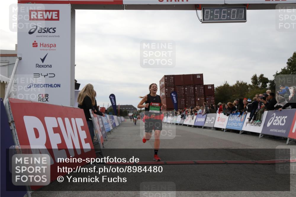 03.10.2025 - Köhlbrandbrückenlauf Yannick Fuchs http://msf.ph/oto/8984480 03.10.2025 15:56:00 Ziel 7012, 7456, 7555, 9231 meine-sportfotos.de