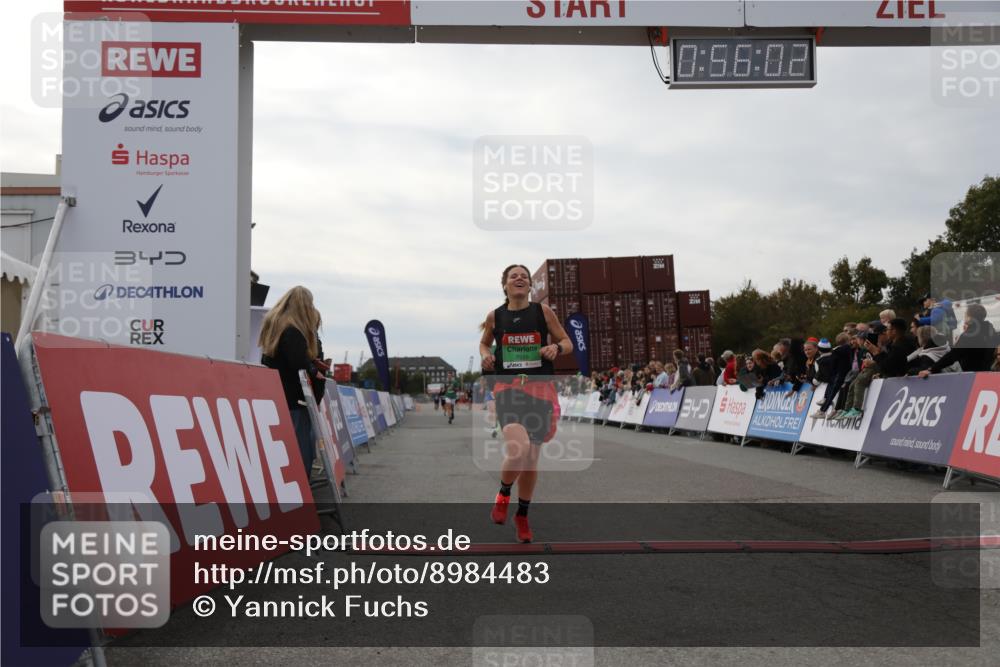 03.10.2025 - Köhlbrandbrückenlauf Yannick Fuchs http://msf.ph/oto/8984483 03.10.2025 15:56:00 Ziel 7012, 7456, 7555, 9231 meine-sportfotos.de