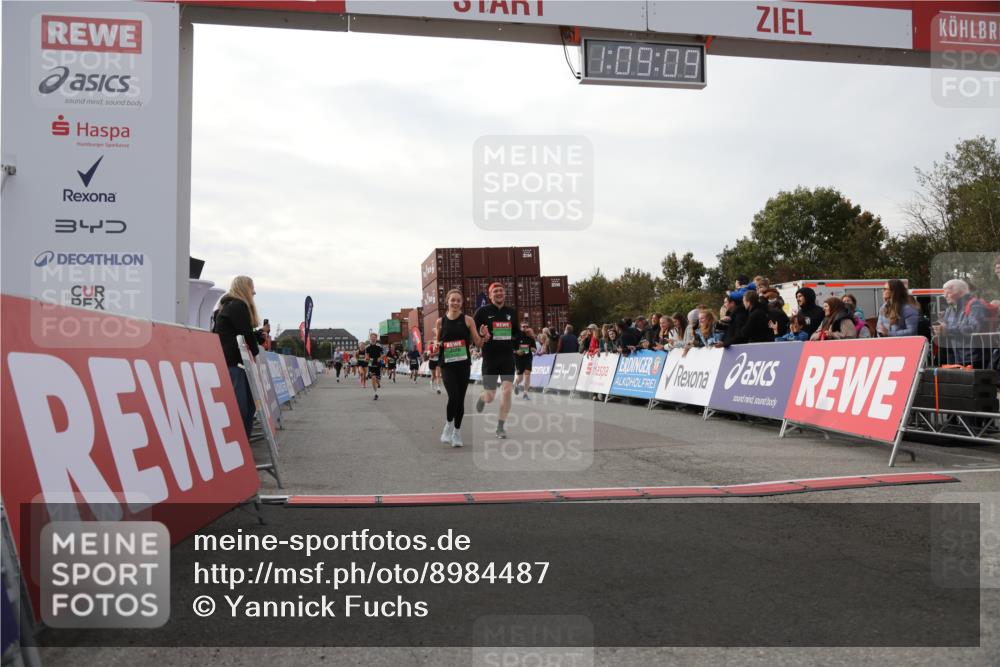 03.10.2025 - Köhlbrandbrückenlauf Yannick Fuchs http://msf.ph/oto/8984487 03.10.2025 16:09:07 Ziel 7379, 7501, 7823, 8217, 8348, 8763, 8797, 9091, 9139, 9216, 9739 meine-sportfotos.de