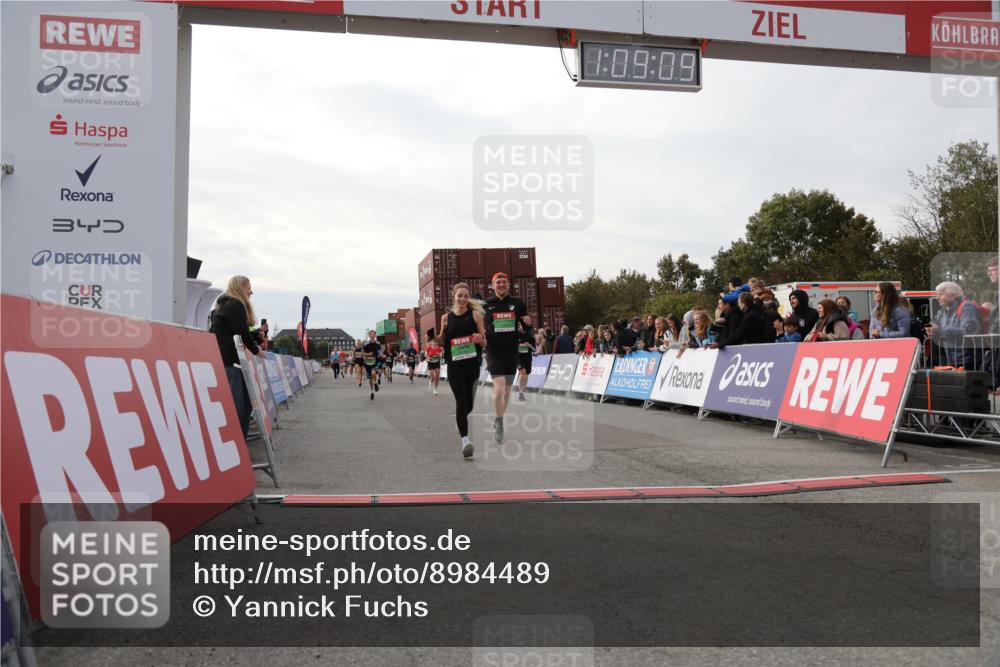 03.10.2025 - Köhlbrandbrückenlauf Yannick Fuchs http://msf.ph/oto/8984489 03.10.2025 16:09:07 Ziel 7379, 7501, 7823, 8217, 8348, 8763, 8797, 9091, 9139, 9216, 9739 meine-sportfotos.de