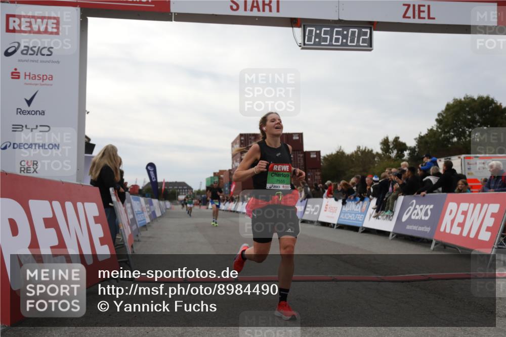 03.10.2025 - Köhlbrandbrückenlauf Yannick Fuchs http://msf.ph/oto/8984490 03.10.2025 15:56:00 Ziel 7012, 7456, 7555, 9231 meine-sportfotos.de