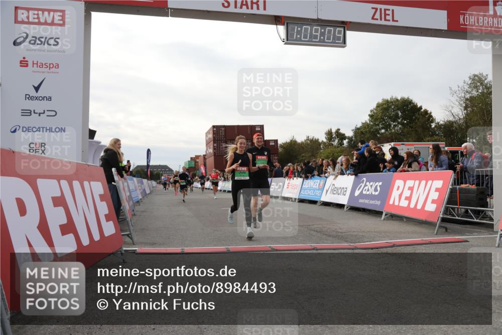 03.10.2025 - Köhlbrandbrückenlauf Yannick Fuchs http://msf.ph/oto/8984493 03.10.2025 16:09:07 Ziel 7379, 7501, 7823, 8217, 8348, 8763, 8797, 9091, 9139, 9216, 9739 meine-sportfotos.de