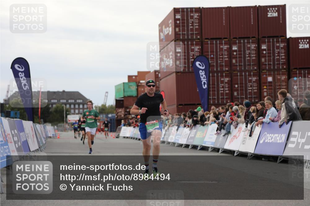 03.10.2025 - Köhlbrandbrückenlauf Yannick Fuchs http://msf.ph/oto/8984494 03.10.2025 15:56:01 Ziel 7012, 7555, 9231 meine-sportfotos.de