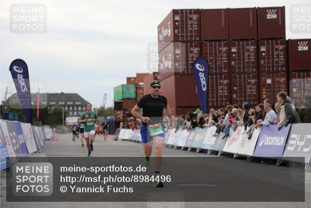 03.10.2025 - Köhlbrandbrückenlauf Yannick Fuchs http://msf.ph/oto/8984496 03.10.2025 15:56:02 Ziel 7012, 7555, 9231, 9525 meine-sportfotos.de