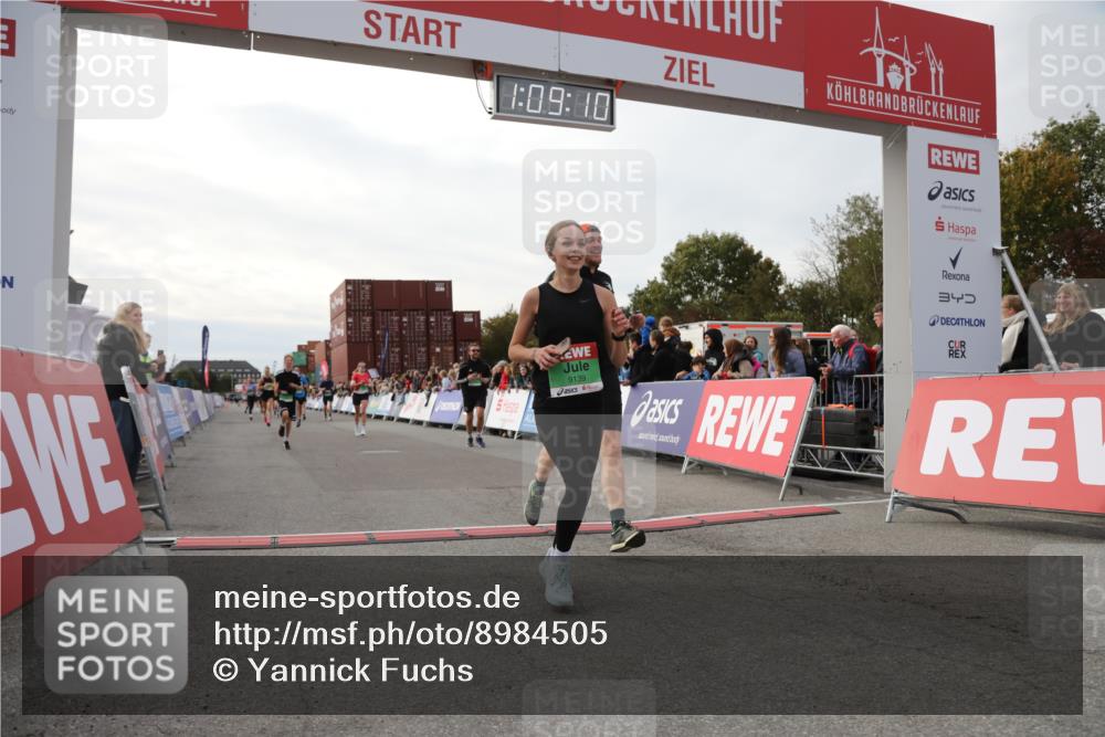 03.10.2025 - Köhlbrandbrückenlauf Yannick Fuchs http://msf.ph/oto/8984505 03.10.2025 16:09:08 Ziel 7379, 7501, 7822, 7823, 8217, 8348, 8763, 8797, 9019, 9091, 9139, 9216, 9739 meine-sportfotos.de