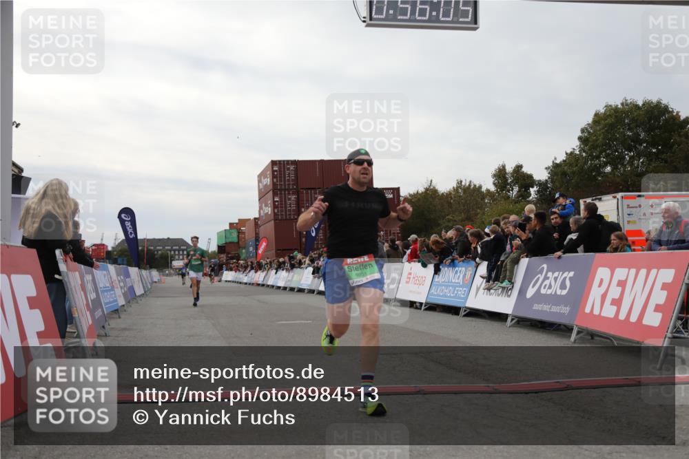 03.10.2025 - Köhlbrandbrückenlauf Yannick Fuchs http://msf.ph/oto/8984513 03.10.2025 15:56:04 Ziel 7012, 8820, 9231, 9525 meine-sportfotos.de