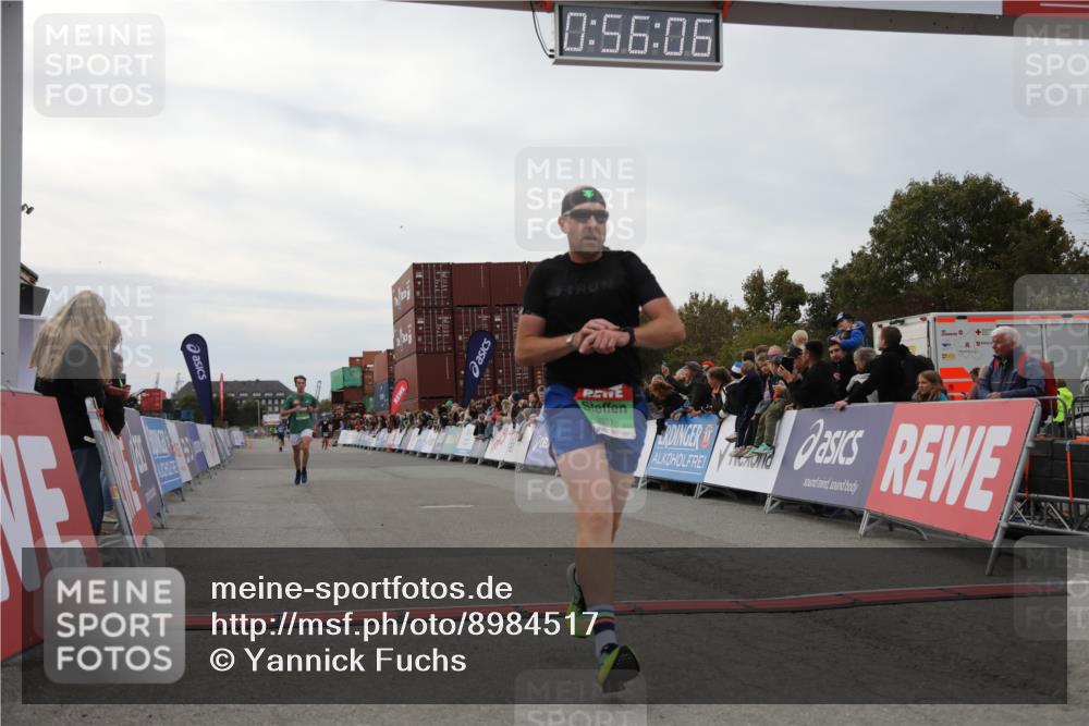 03.10.2025 - Köhlbrandbrückenlauf Yannick Fuchs http://msf.ph/oto/8984517 03.10.2025 15:56:04 Ziel 7012, 8820, 9231, 9525 meine-sportfotos.de