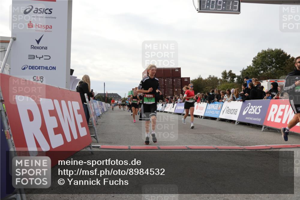 03.10.2025 - Köhlbrandbrückenlauf Yannick Fuchs http://msf.ph/oto/8984532 03.10.2025 16:09:11 Ziel 7379, 7447, 7558, 7702, 7822, 7823, 8217, 8348, 8763, 8797, 9019, 9091, 9139, 9216, 9739, 9752 meine-sportfotos.de