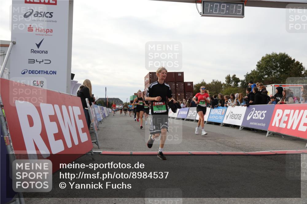 03.10.2025 - Köhlbrandbrückenlauf Yannick Fuchs http://msf.ph/oto/8984537 03.10.2025 16:09:11 Ziel 7379, 7447, 7558, 7702, 7822, 7823, 8217, 8348, 8763, 8797, 9019, 9091, 9139, 9216, 9739, 9752 meine-sportfotos.de