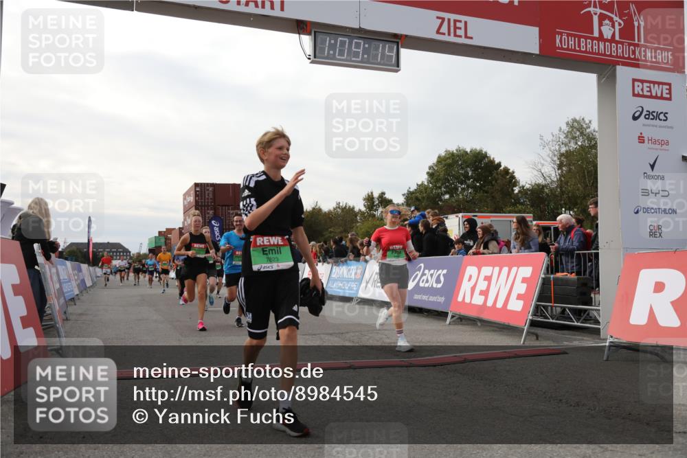 03.10.2025 - Köhlbrandbrückenlauf Yannick Fuchs http://msf.ph/oto/8984545 03.10.2025 16:09:12 Ziel 7447, 7558, 7702, 7822, 7823, 8217, 8348, 8763, 8797, 9019, 9091, 9151, 9216, 9739, 9752, 9753 meine-sportfotos.de