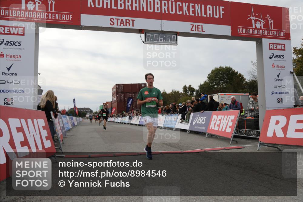 03.10.2025 - Köhlbrandbrückenlauf Yannick Fuchs http://msf.ph/oto/8984546 03.10.2025 15:56:08 Ziel 7012, 8820, 9525 meine-sportfotos.de