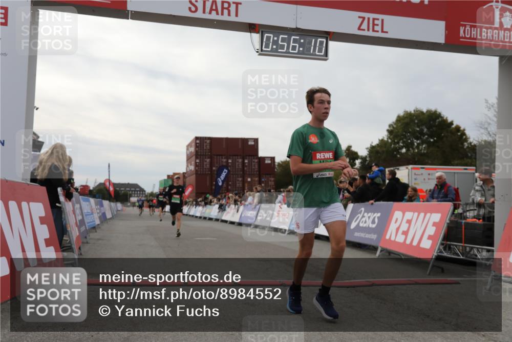 03.10.2025 - Köhlbrandbrückenlauf Yannick Fuchs http://msf.ph/oto/8984552 03.10.2025 15:56:09 Ziel 7012, 7128, 8820, 8976, 9525 meine-sportfotos.de