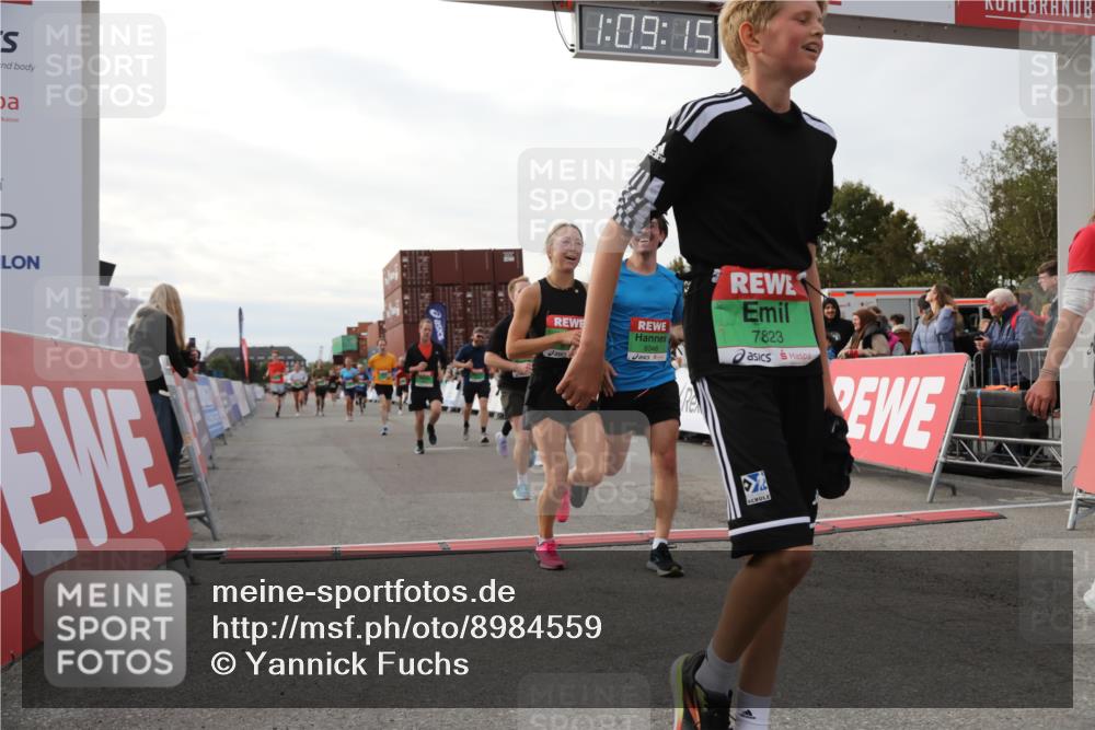 03.10.2025 - Köhlbrandbrückenlauf Yannick Fuchs http://msf.ph/oto/8984559 03.10.2025 16:09:13 Ziel 7447, 7558, 7702, 7822, 7823, 8217, 8348, 8763, 8797, 9019, 9091, 9151, 9216, 9334, 9739, 9752, 9753 meine-sportfotos.de