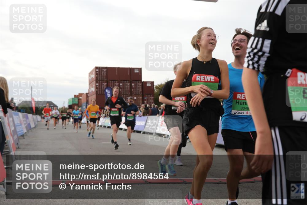 03.10.2025 - Köhlbrandbrückenlauf Yannick Fuchs http://msf.ph/oto/8984564 03.10.2025 16:09:14 Ziel 7395, 7447, 7558, 7702, 7822, 7823, 8217, 8348, 8541, 8763, 8797, 9019, 9091, 9151, 9216, 9334, 9739, 9752, 9753 meine-sportfotos.de