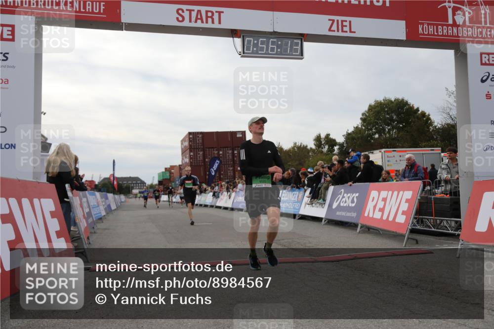 03.10.2025 - Köhlbrandbrückenlauf Yannick Fuchs http://msf.ph/oto/8984567 03.10.2025 15:56:11 Ziel 7012, 7046, 7079, 7128, 7170, 8820, 8976, 9525 meine-sportfotos.de