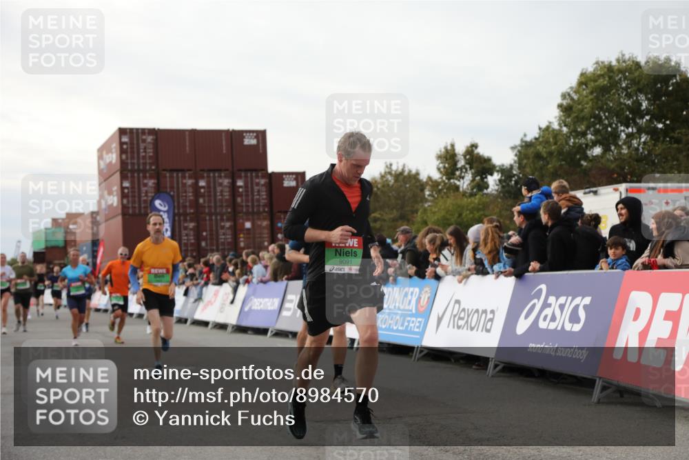 03.10.2025 - Köhlbrandbrückenlauf Yannick Fuchs http://msf.ph/oto/8984570 03.10.2025 16:09:15 Ziel 7395, 7447, 7558, 7702, 7822, 8217, 8348, 8541, 8763, 8797, 8823, 9019, 9091, 9151, 9334, 9470, 9739, 9752, 9753 meine-sportfotos.de