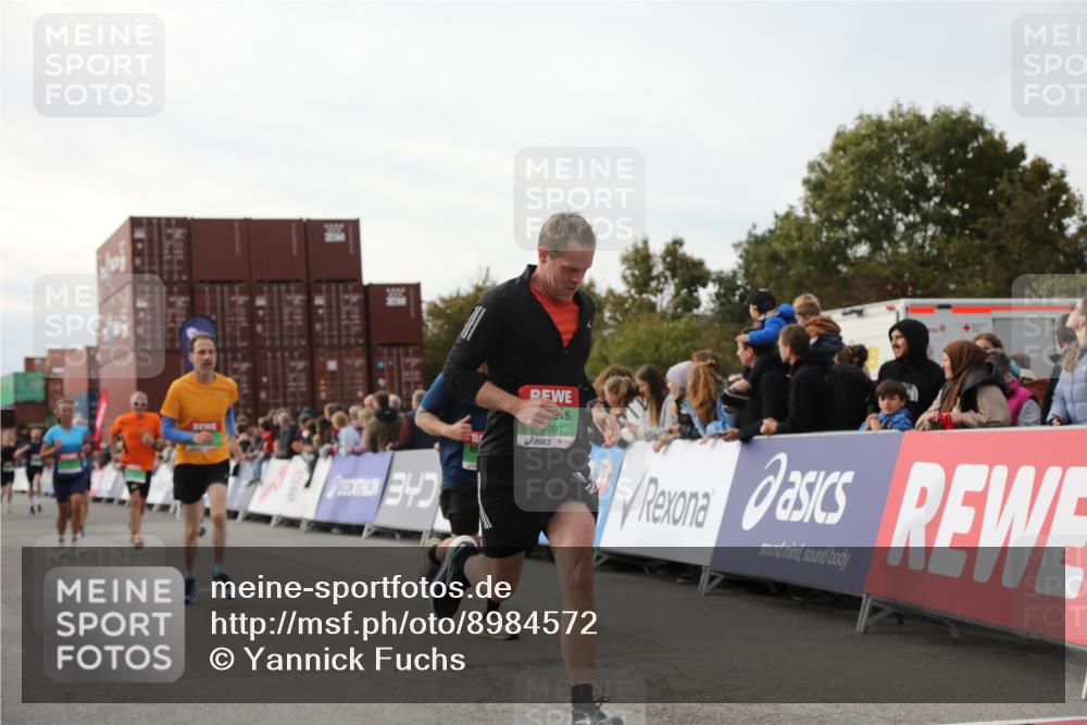03.10.2025 - Köhlbrandbrückenlauf Yannick Fuchs http://msf.ph/oto/8984572 03.10.2025 16:09:15 Ziel 7395, 7447, 7558, 7702, 7822, 8217, 8348, 8541, 8763, 8797, 8823, 9019, 9091, 9151, 9334, 9470, 9739, 9752, 9753 meine-sportfotos.de