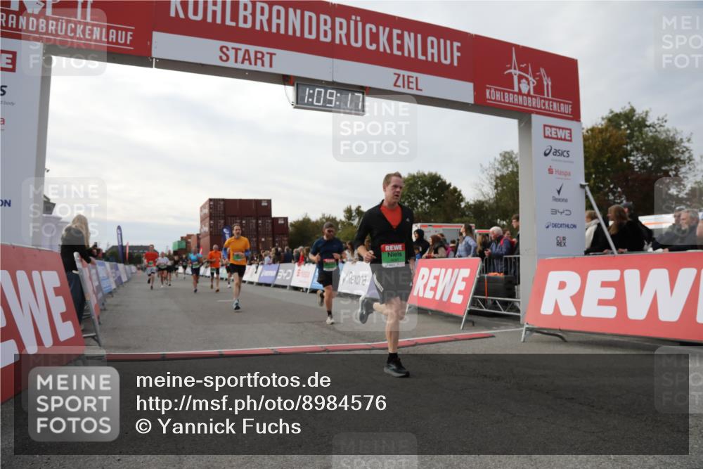 03.10.2025 - Köhlbrandbrückenlauf Yannick Fuchs http://msf.ph/oto/8984576 03.10.2025 16:09:15 Ziel 7395, 7447, 7558, 7702, 7822, 8217, 8348, 8541, 8763, 8797, 8823, 9019, 9091, 9151, 9334, 9470, 9739, 9752, 9753 meine-sportfotos.de