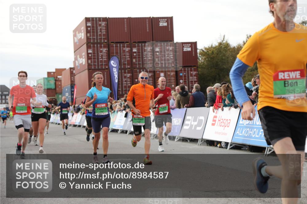 03.10.2025 - Köhlbrandbrückenlauf Yannick Fuchs http://msf.ph/oto/8984587 03.10.2025 16:09:17 Ziel 7395, 7447, 7558, 7702, 7822, 8217, 8348, 8541, 8763, 8823, 9019, 9091, 9151, 9334, 9470, 9752, 9753 meine-sportfotos.de