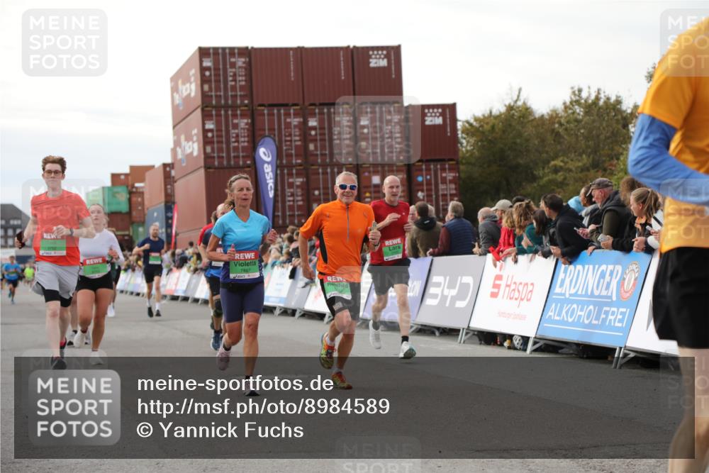 03.10.2025 - Köhlbrandbrückenlauf Yannick Fuchs http://msf.ph/oto/8984589 03.10.2025 16:09:17 Ziel 7395, 7447, 7558, 7702, 7822, 8217, 8348, 8541, 8763, 8823, 9019, 9091, 9151, 9334, 9470, 9752, 9753 meine-sportfotos.de